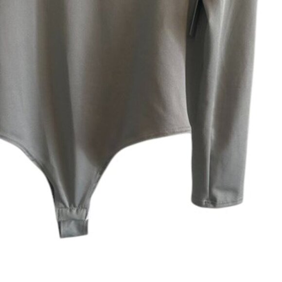 LIVE IN THE MOMENT Silver Gray Long Sleeve Deep V Plunge Bodysuit, Large - Picture 5 of 8